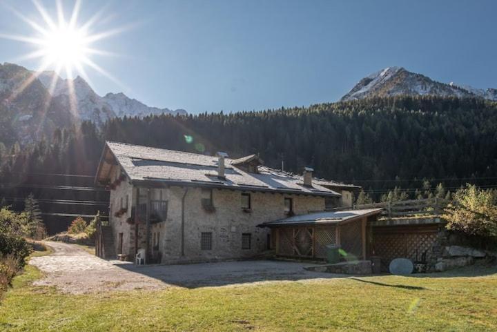 Chalet Rustico Bertolini Per Gruppi! Villa Vermiglio Exterior foto